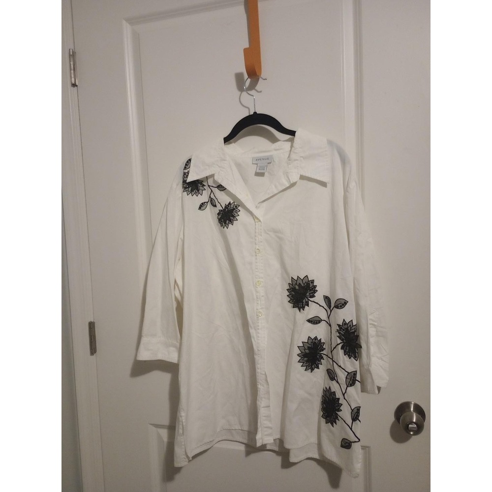 Avenue Women’s Plus Size 18/20W White Cotton Tunic Shirt Black Floral Embroidery